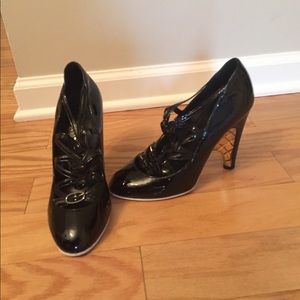 Chanel Black Patent Pumps sz 37